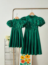 Young Girl Woven Plain Puff Sleeve Stand Collar Pearl Embellished Casual Midi Dress